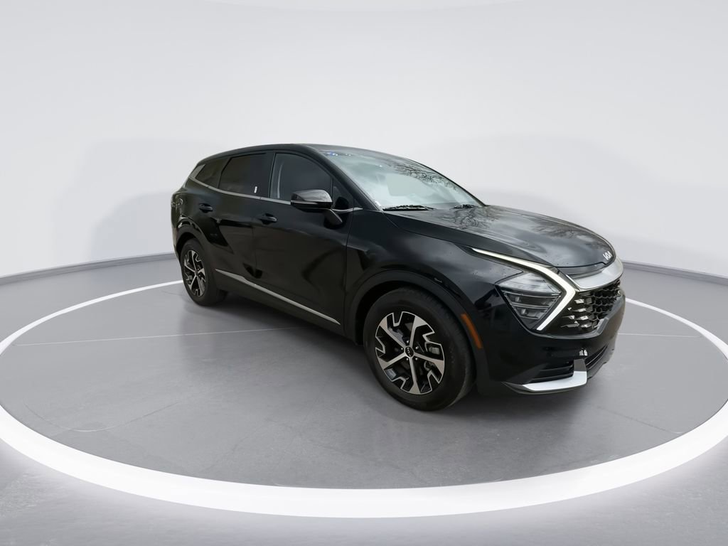 Used 2025 Kia Sportage EX FWD image 2
