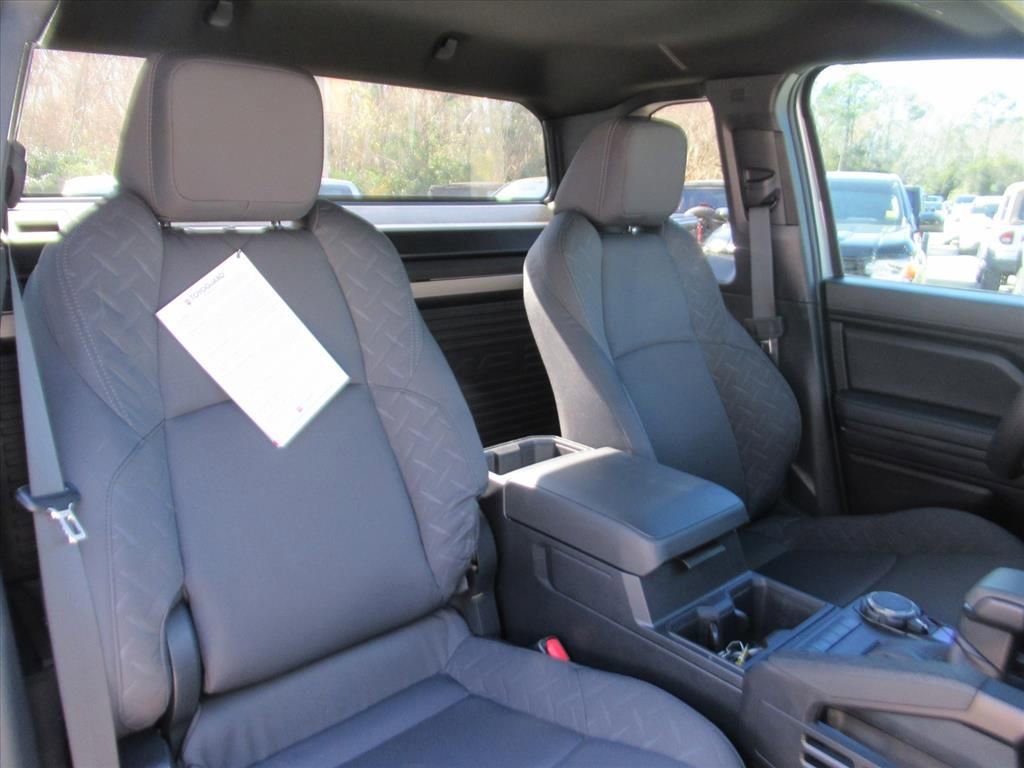Used 2025 Toyota Tacoma SR image 9