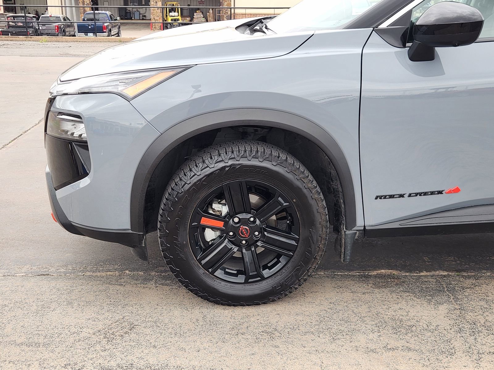 Used 2025 Nissan Rogue SV image 9