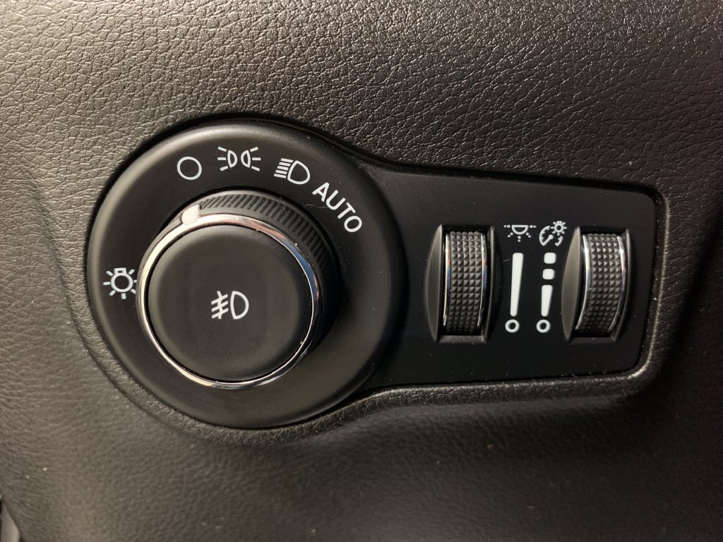 Used 2023 Jeep Compass Limited AWD/4WD image 24