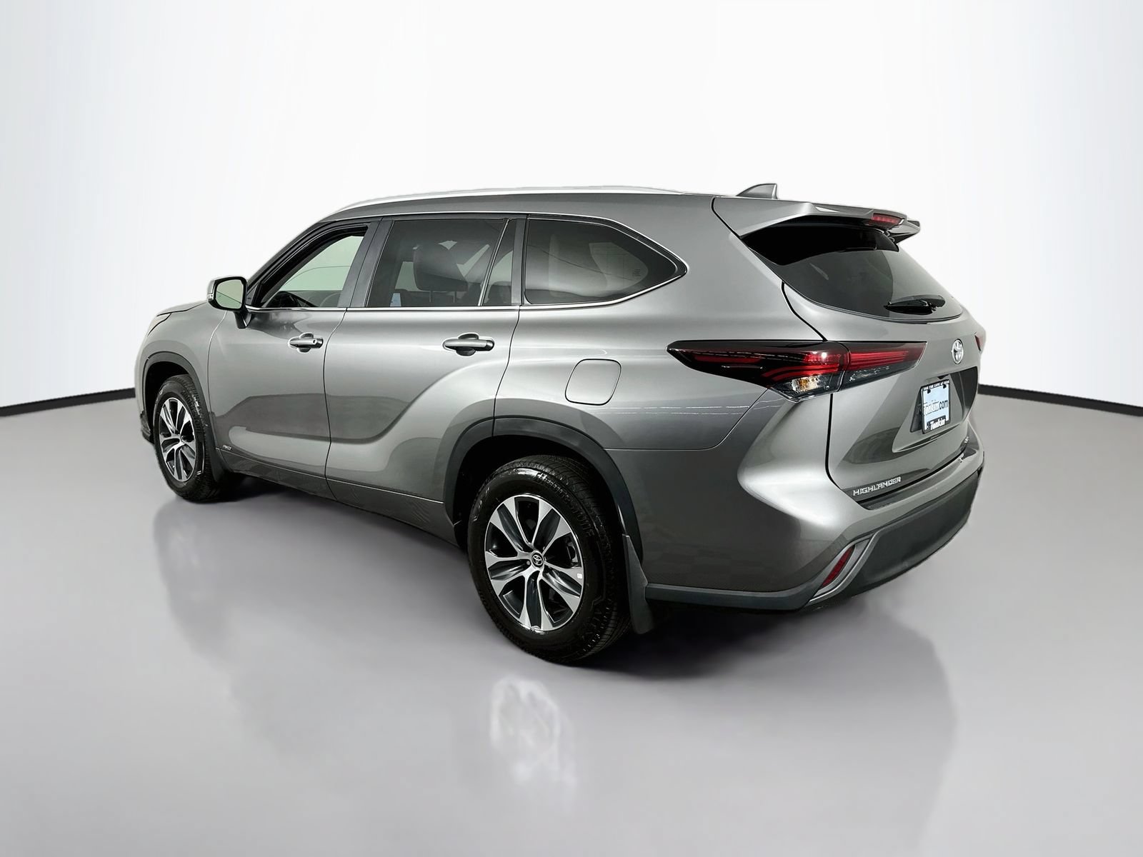 Certified 2026 Toyota Highlander XLE AWD/4WD image 5