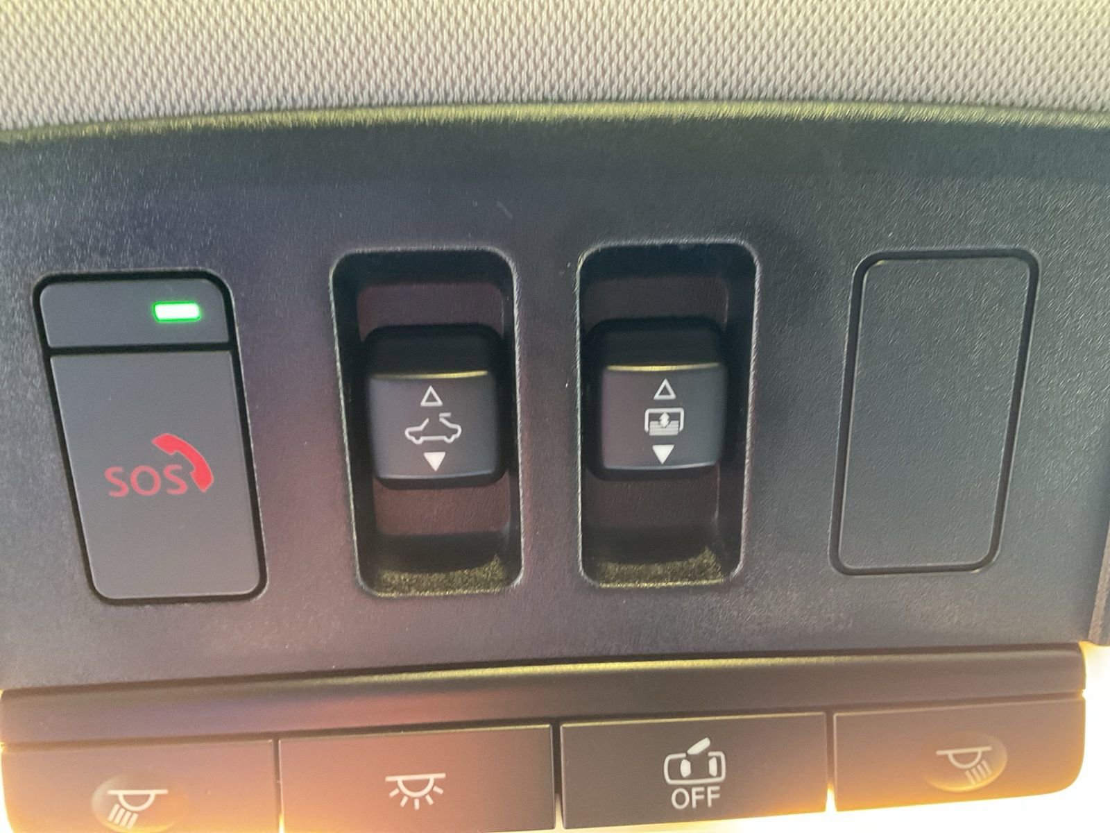 Used 2021 Nissan Rogue Platinum image 12