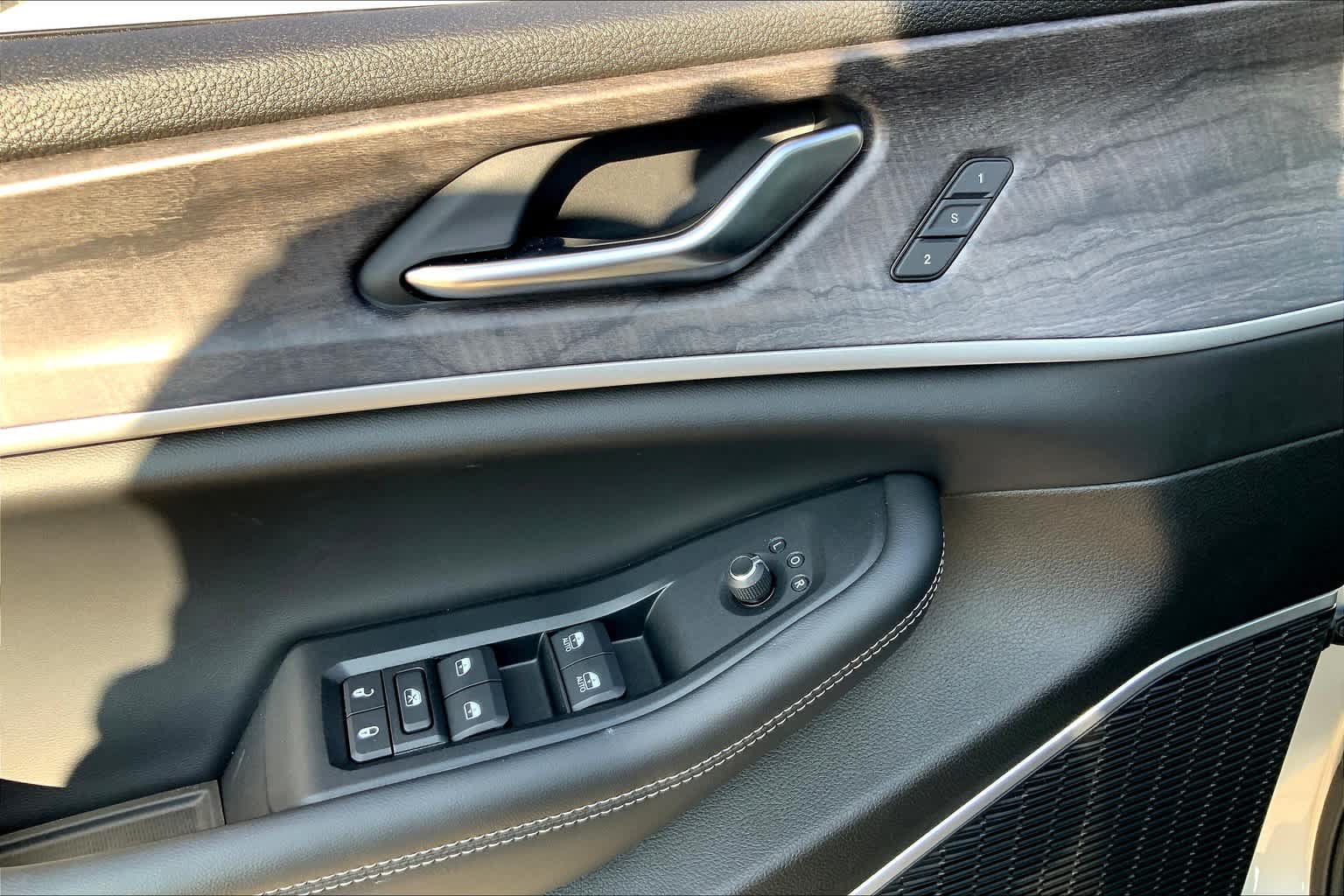 New 2023 Jeep Grand Cherokee 4WD 4xe image 21