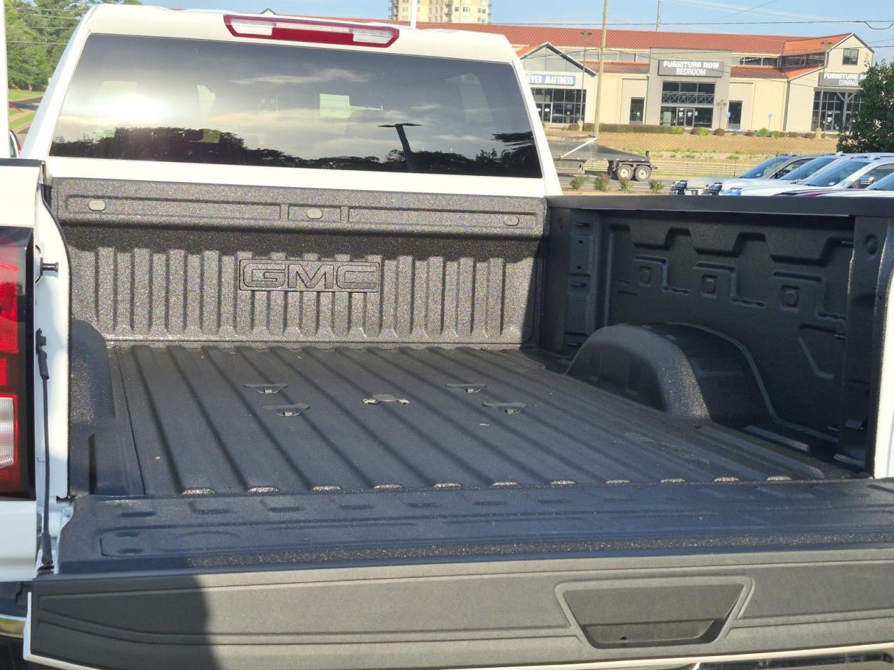 New 2026 GMC Sierra 2500 SLE w/ SLE Value Package; AWD/4WD image 7
