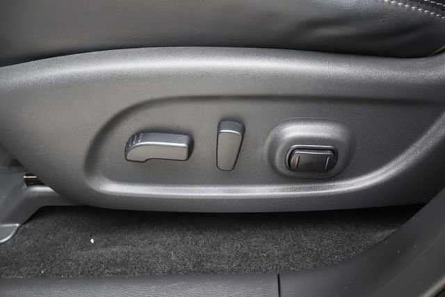 Used 2018 Nissan Pathfinder SL w/ Midnight Edition Package image 11