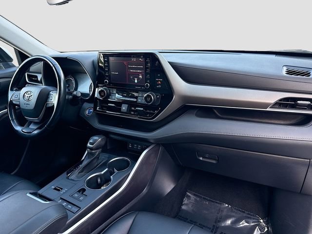 Used 2022 Toyota Highlander XLE image 27