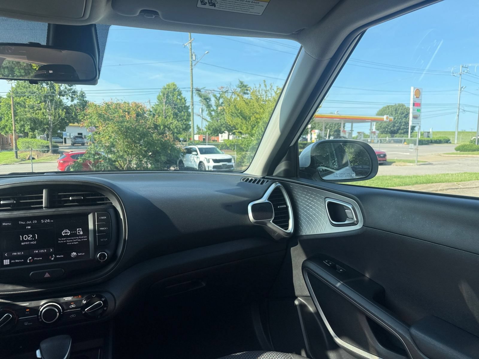 Used 2025 Kia Soul LX w/ LX Technology Package FWD image 33