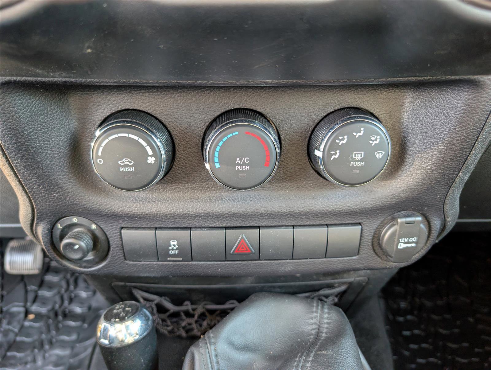 Used 2015 Jeep Wrangler Sport image 22