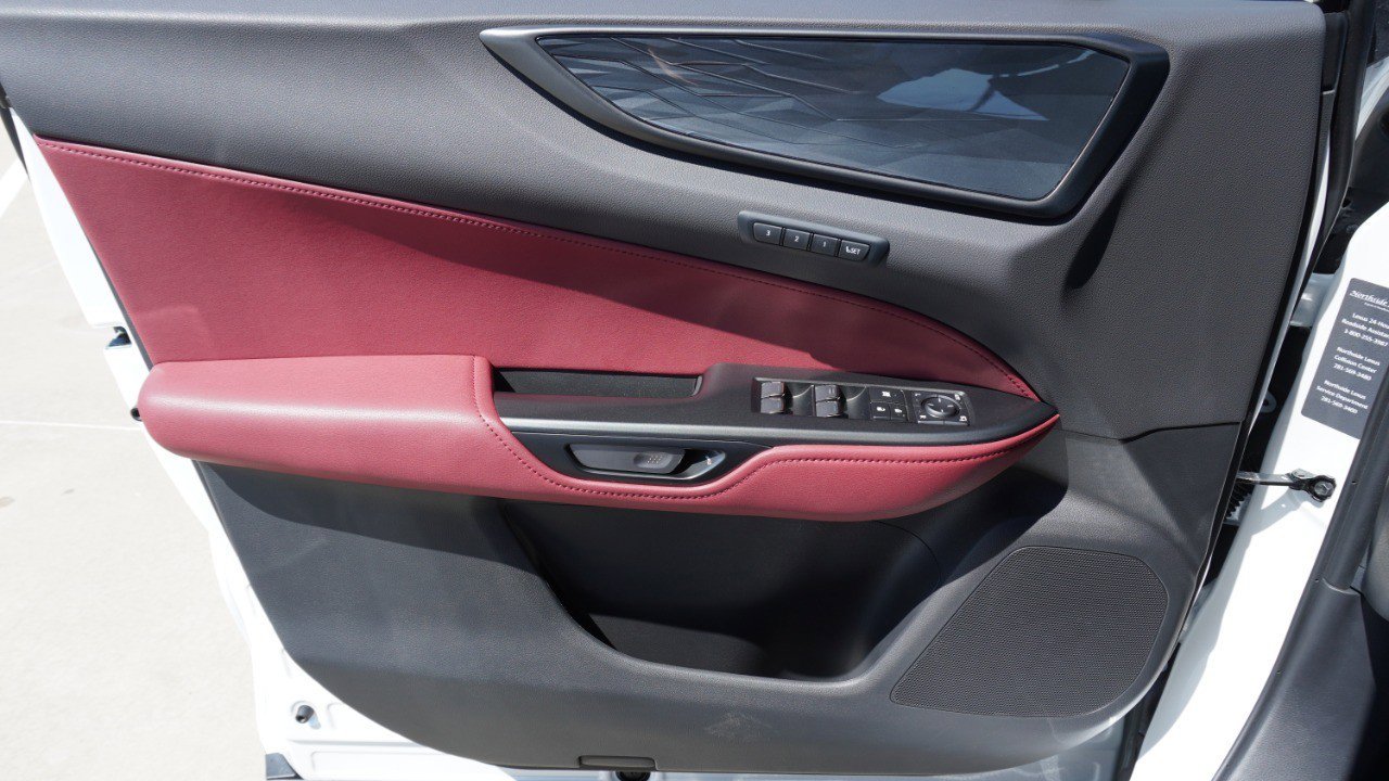 Used 2025 Lexus NX 250 FWD w/ Accessory Package (Z1) image 21