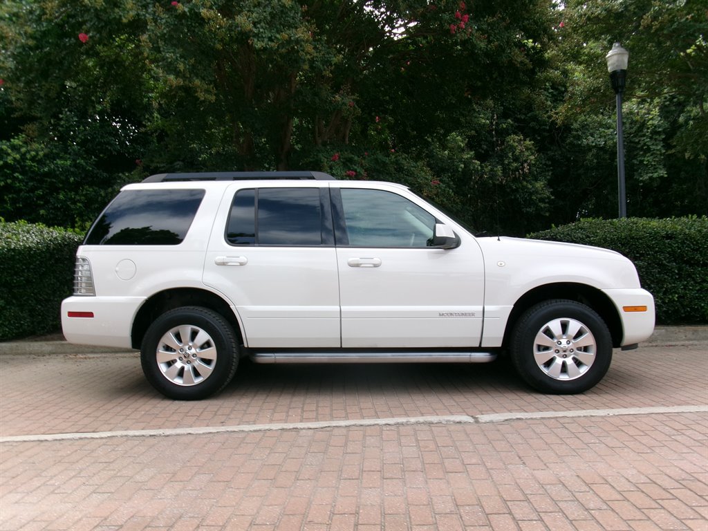 Used 2010 Mercury Mountaineer AWD image 8