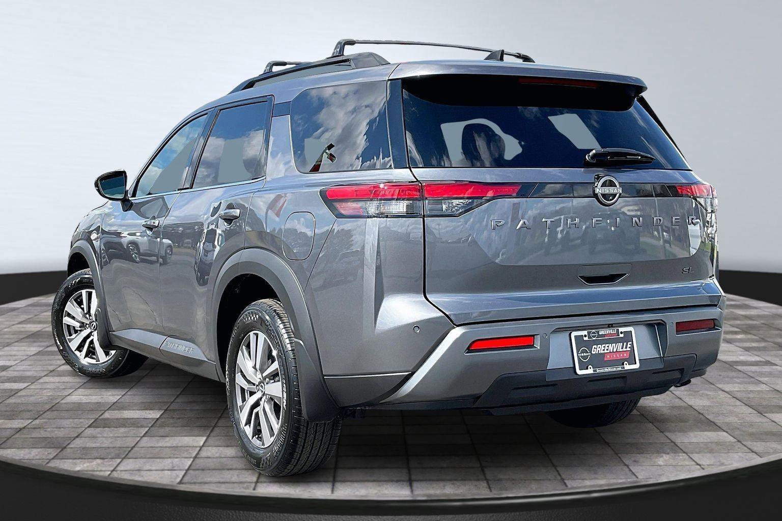 New 2026 Nissan Pathfinder SL image 4