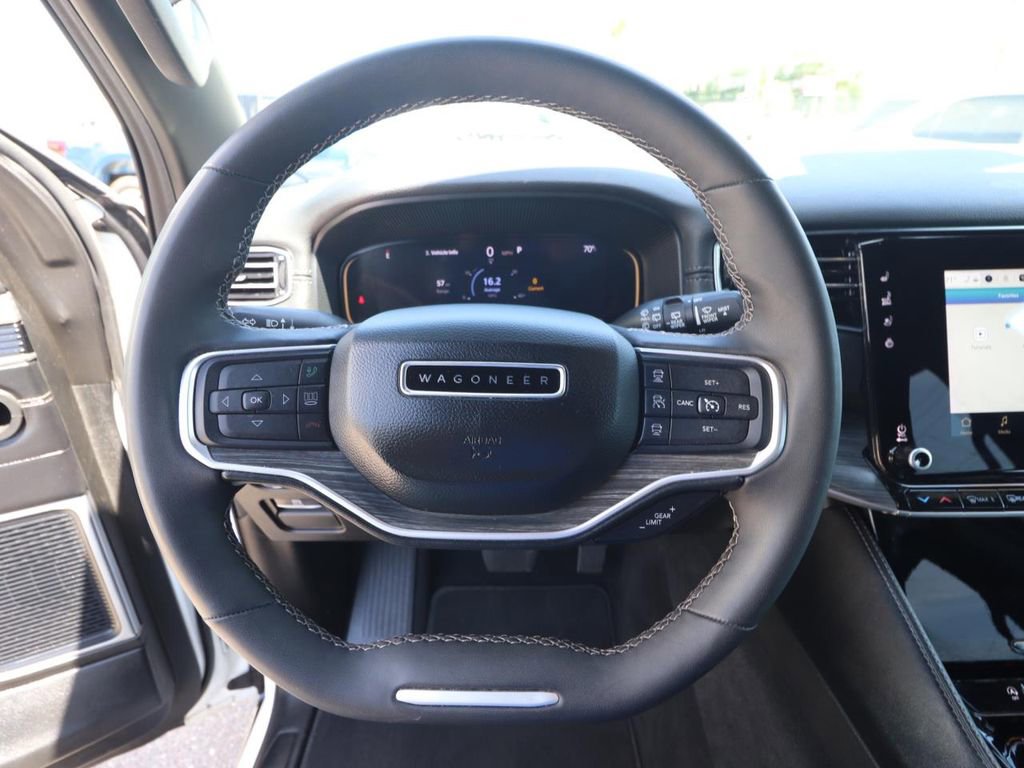 Used 2024 Jeep Wagoneer Series II w/ Flexible Seating Group AWD/4WD image 20