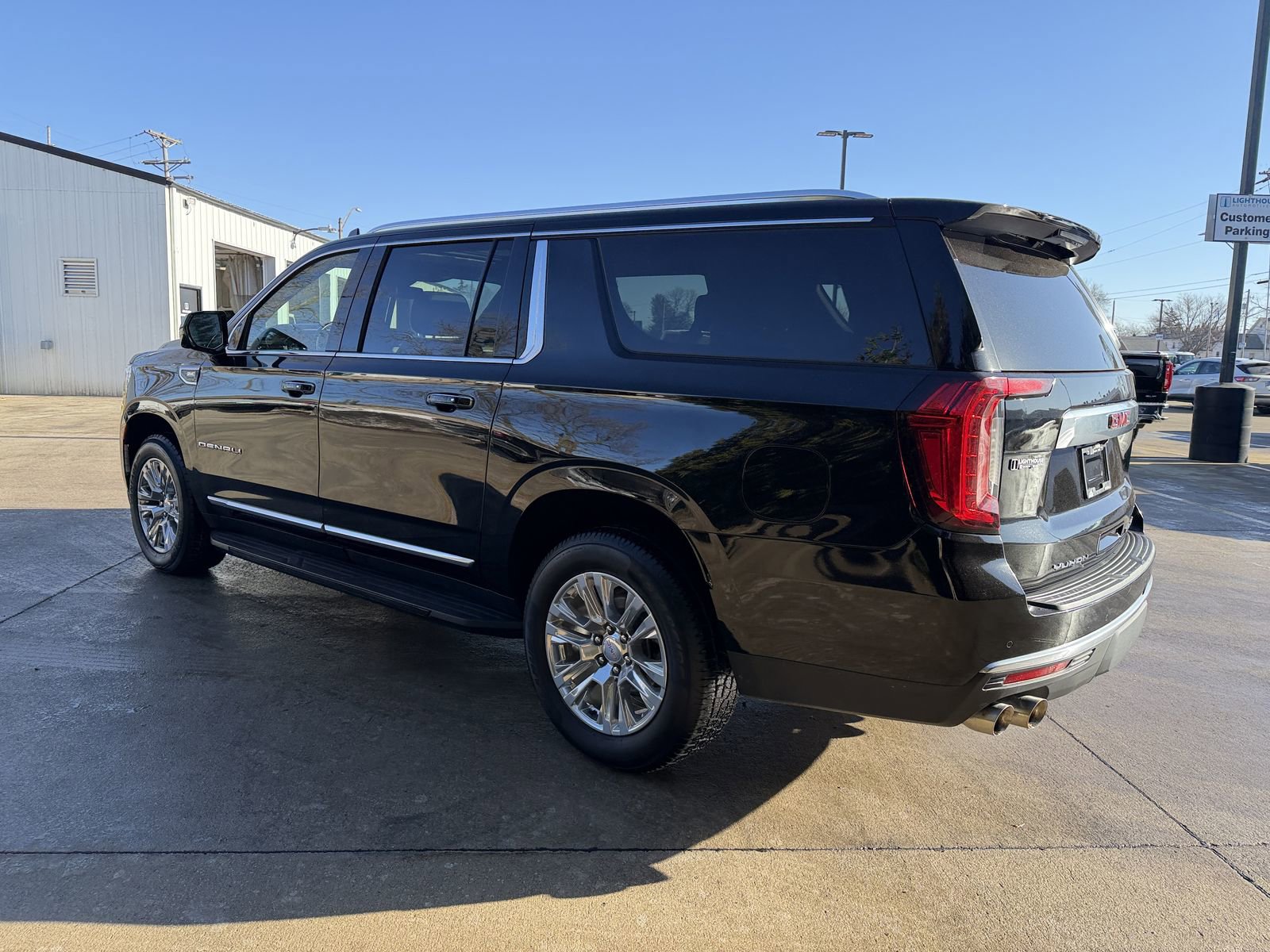 Used 2024 GMC Yukon XL Denali image 29