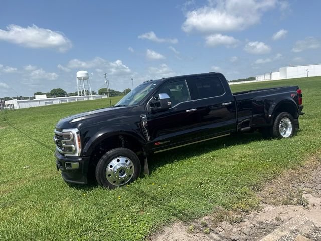 Used 2025 Ford F450 Platinum w/ Platinum Plus Package AWD/4WD image 3
