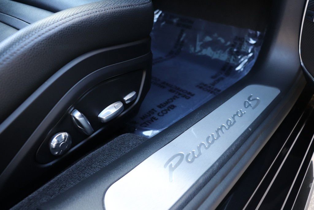 Used 2018 Porsche Panamera 4S w/ Premium Package Plus AWD/4WD image 31