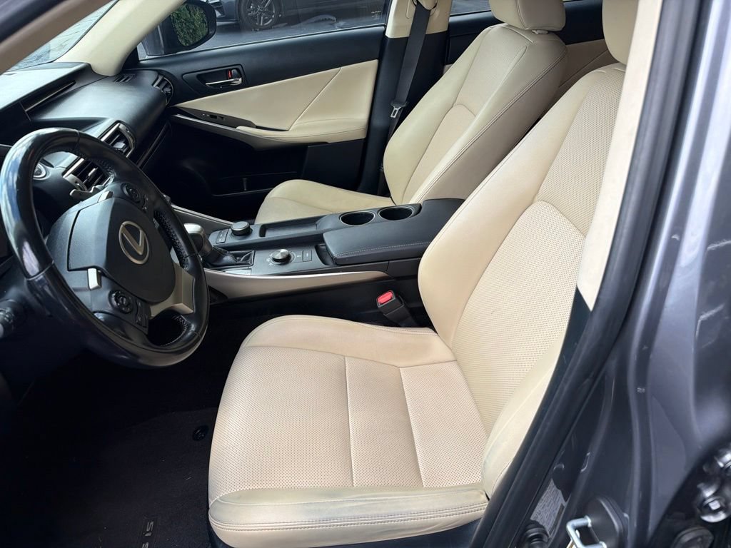 Used 2016 Lexus IS 200t RWD image 10
