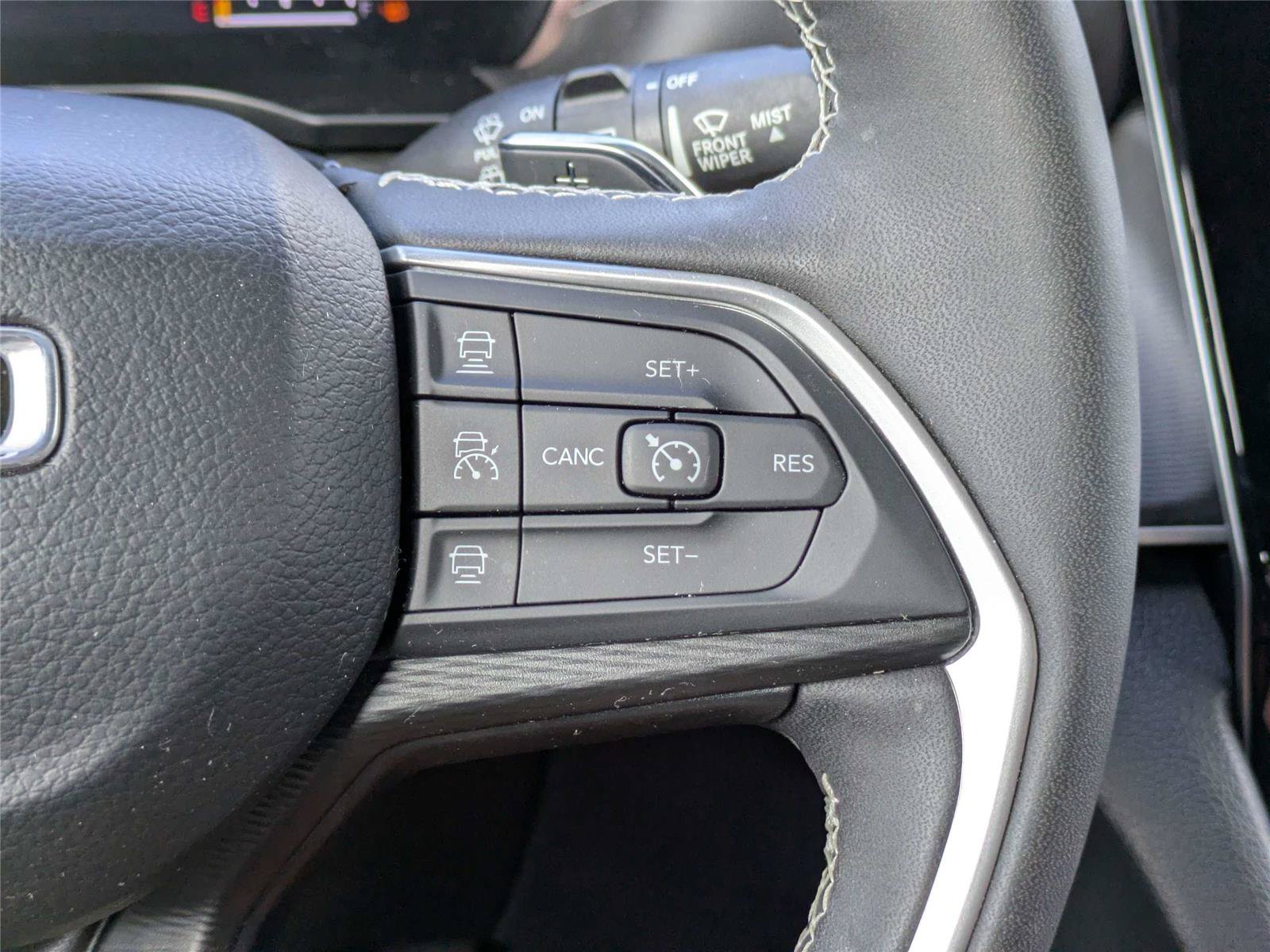 Certified 2024 Jeep Grand Cherokee L Altitude AWD/4WD image 30
