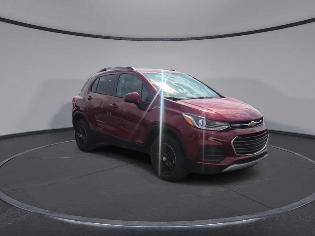 Used 2022 Chevrolet Trax LT w/ LT Convenience Package image 2