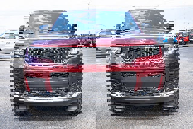 New 2025 Jeep Grand Cherokee L Laredo image 8