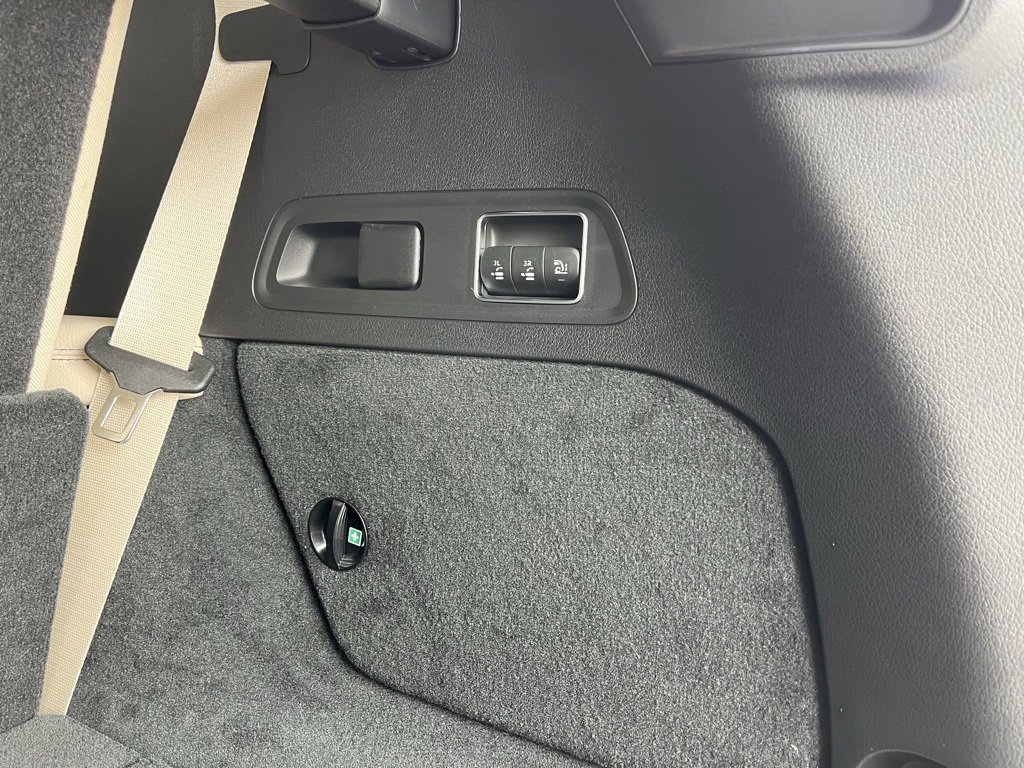 Used 2025 Mercedes-Benz GLS 450 4MATIC image 64