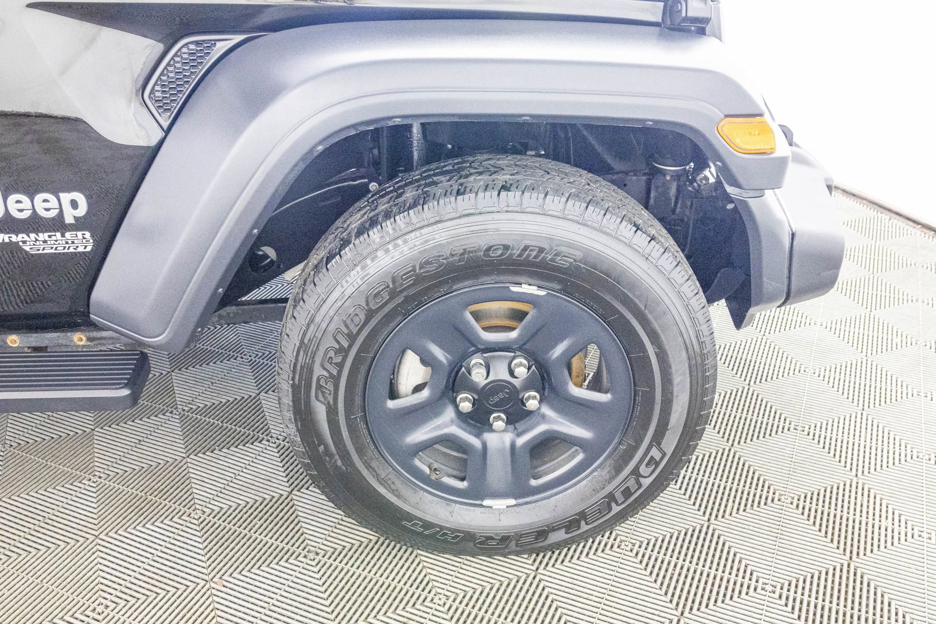 Used 2018 Jeep Wrangler Unlimited Sport image 44