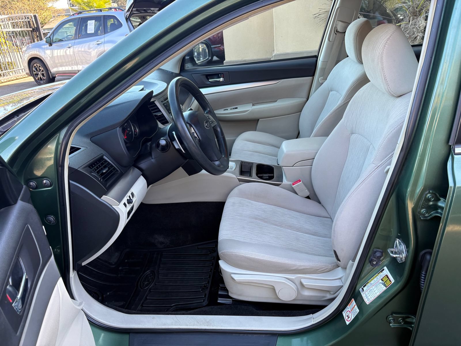 Used 2014 Subaru Outback 2.5i AWD/4WD image 11