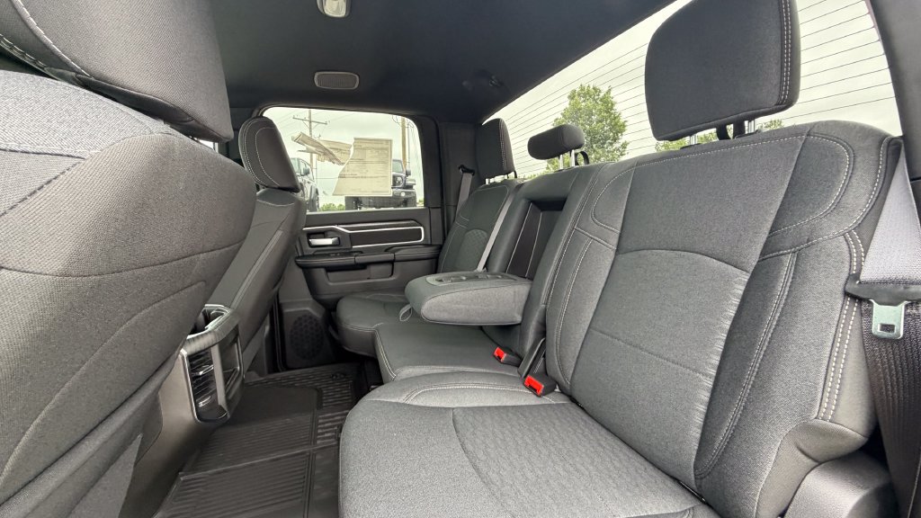 New 2026 RAM 3500 Big Horn AWD/4WD image 36
