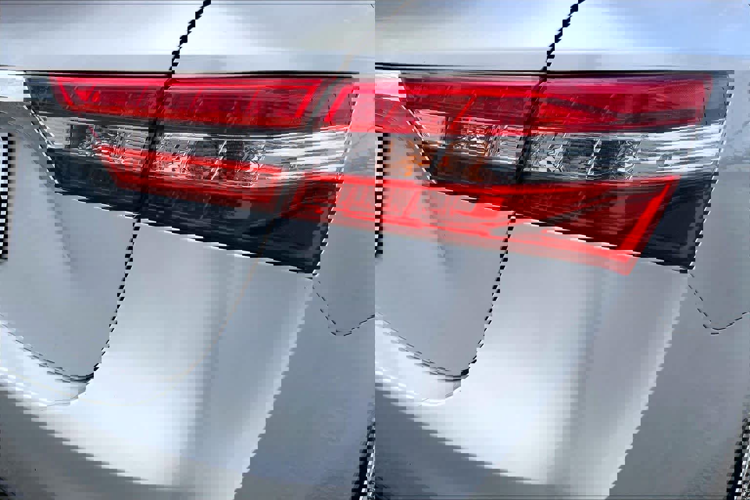 Used 2013 Toyota Avalon XLE Touring image 30