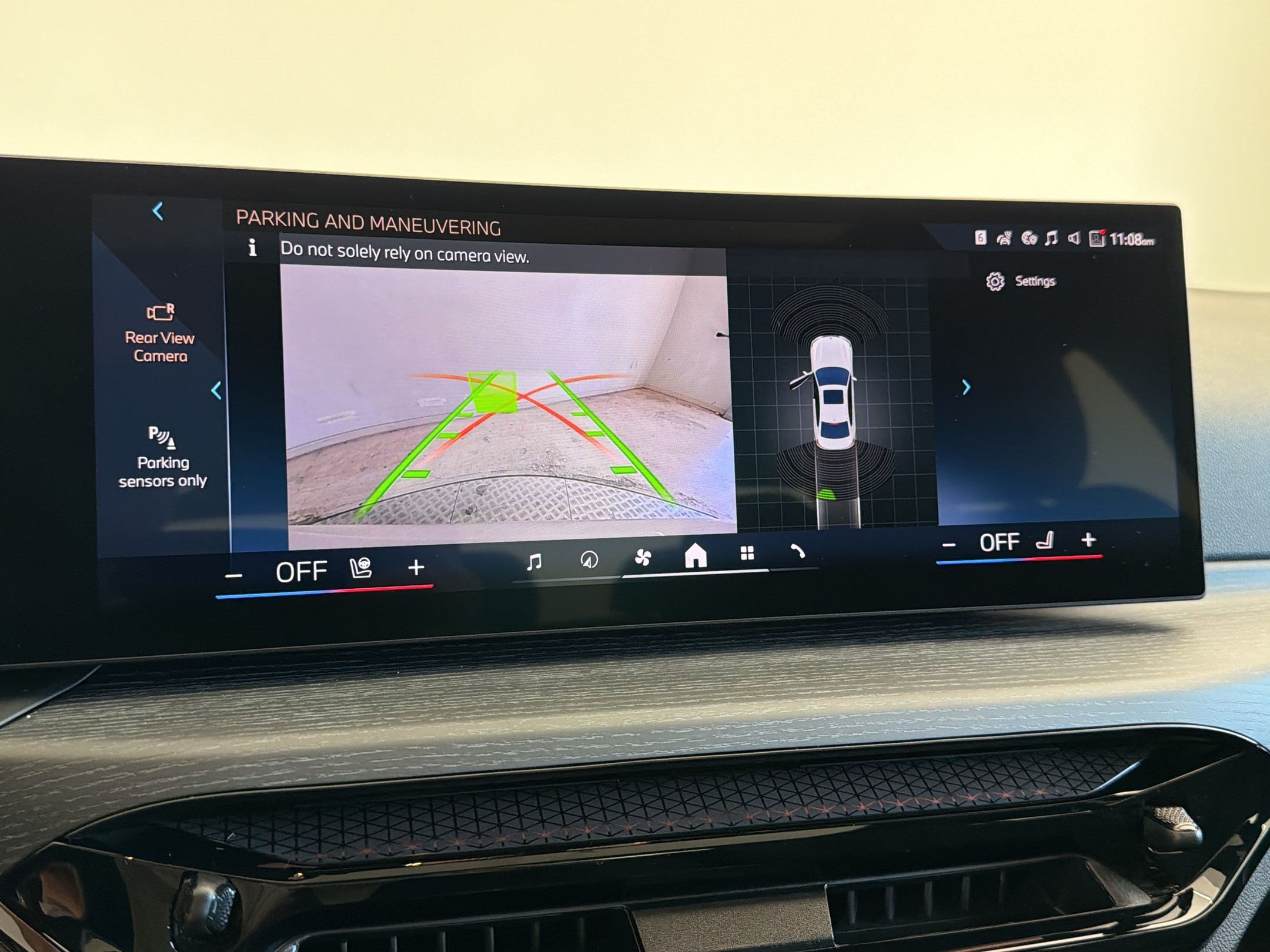 New 2026 BMW 330i xDrive Sedan w/ M Sport Package AWD/4WD image 21