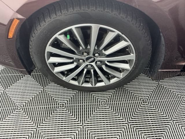 Used 2019 Lincoln MKZ Premiere AWD/4WD image 16