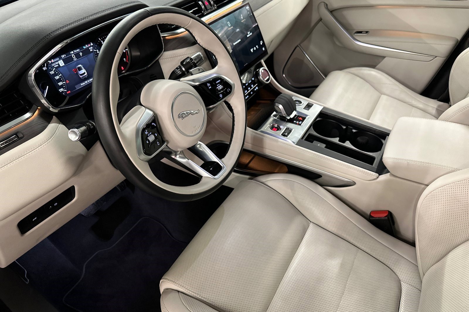 Used 2022 Jaguar F-PACE S image 5