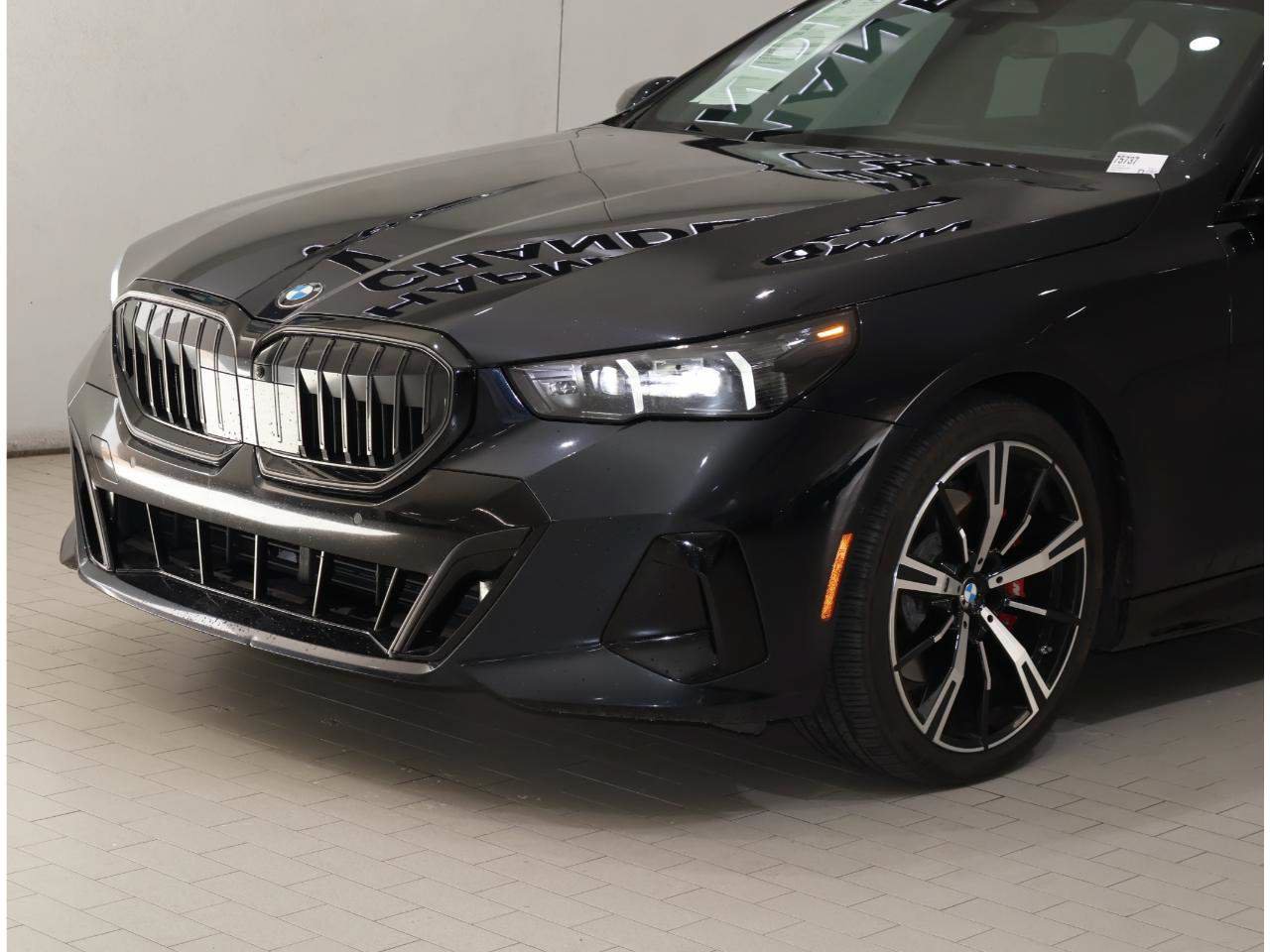 Used 2024 BMW 530i w/ M Sport Package RWD image 2