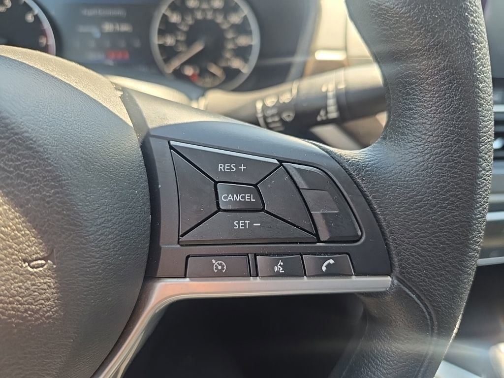 Used 2025 Nissan Altima 2.5 SV FWD image 19