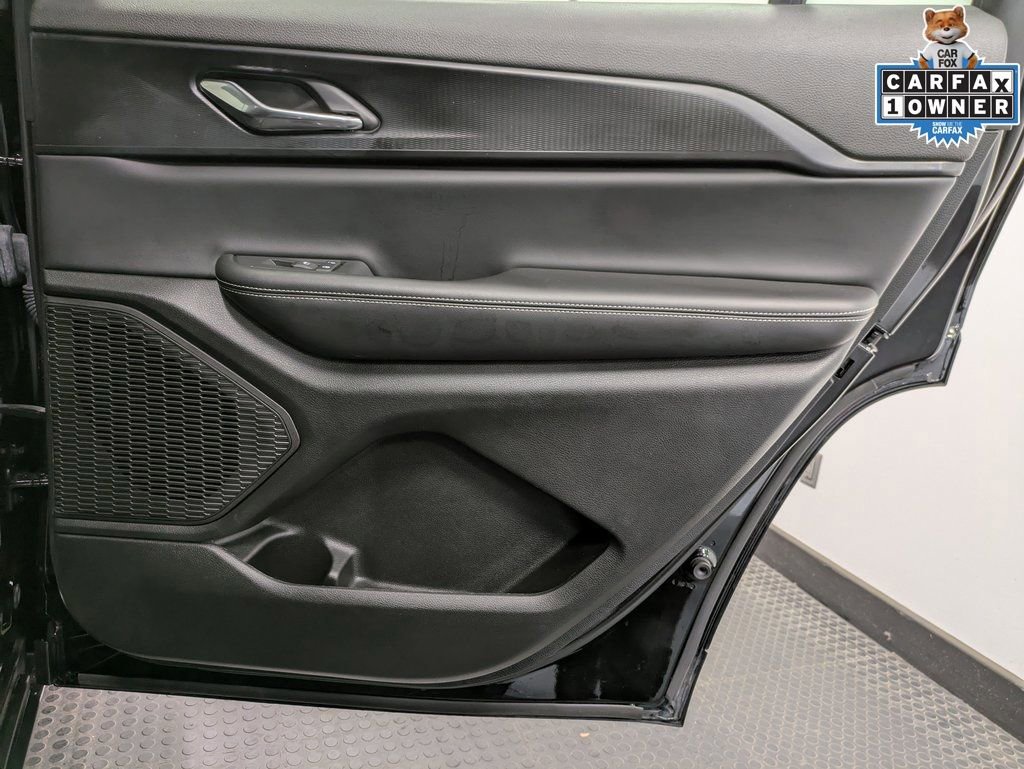 Used 2024 Jeep Grand Cherokee L Altitude image 26