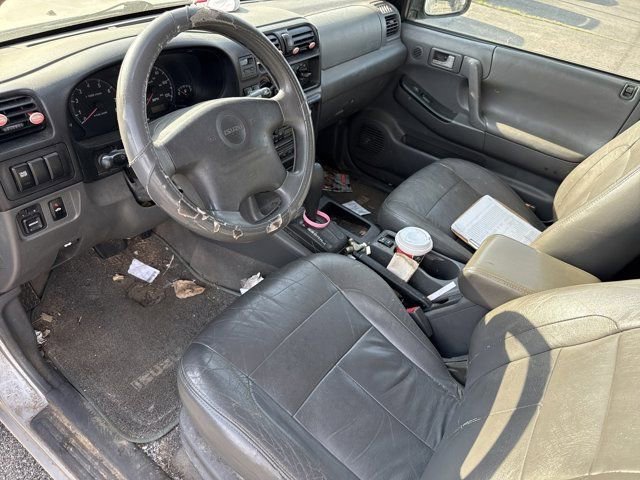 Used 2001 Isuzu Rodeo S image 11