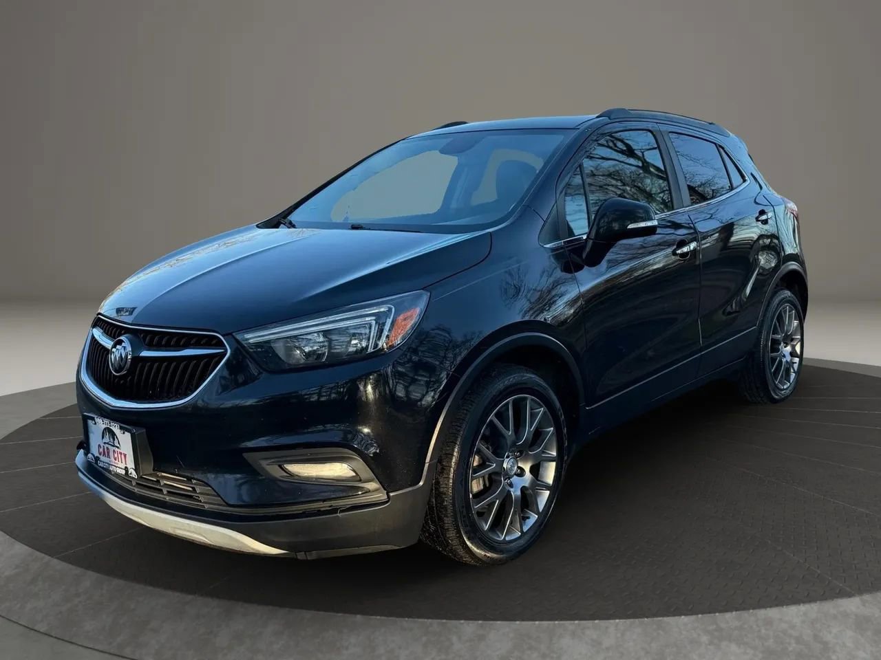 Used 2019 Buick Encore Sport Touring image 2