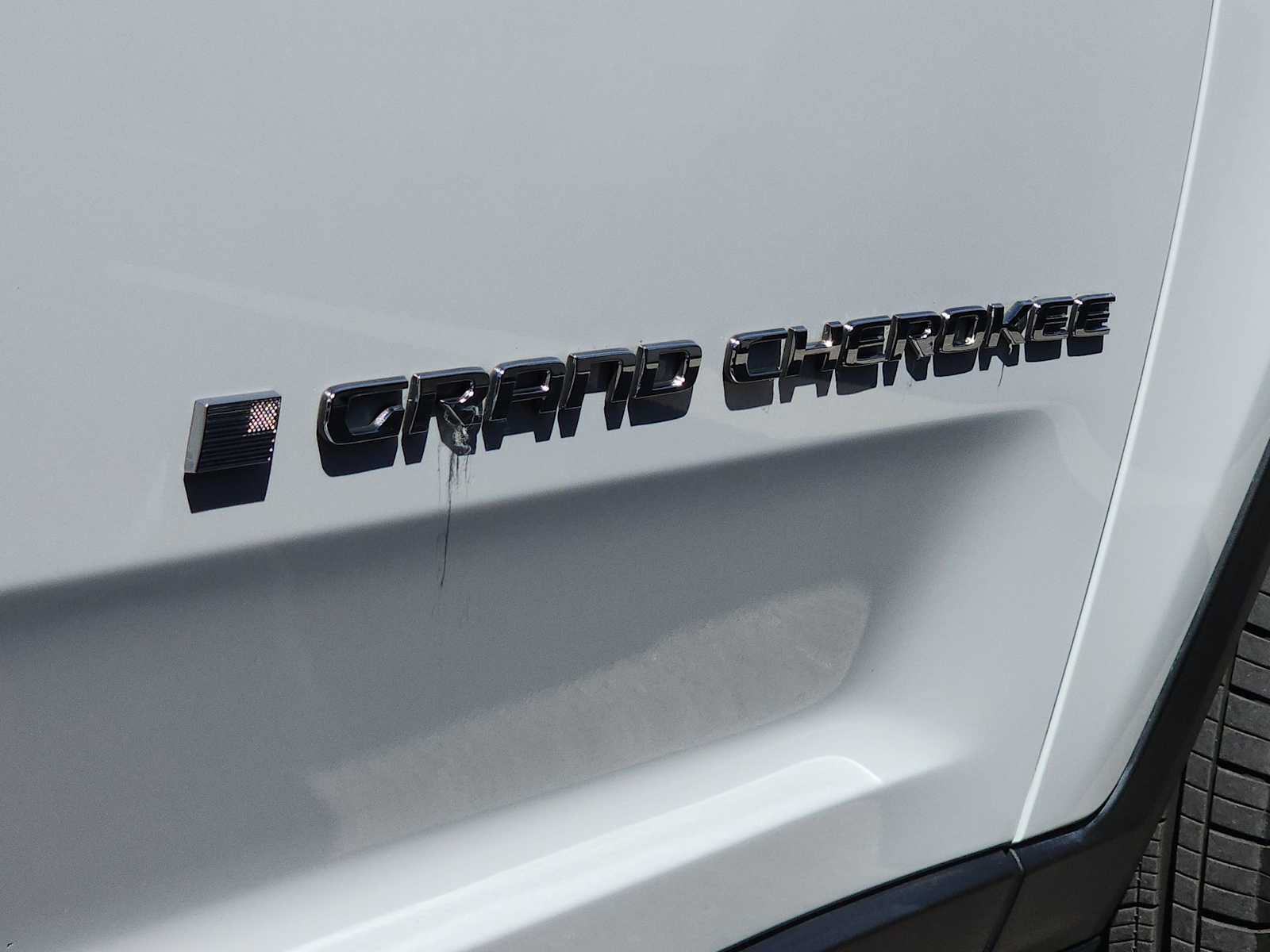Used 2024 Jeep Grand Cherokee L Limited RWD image 11