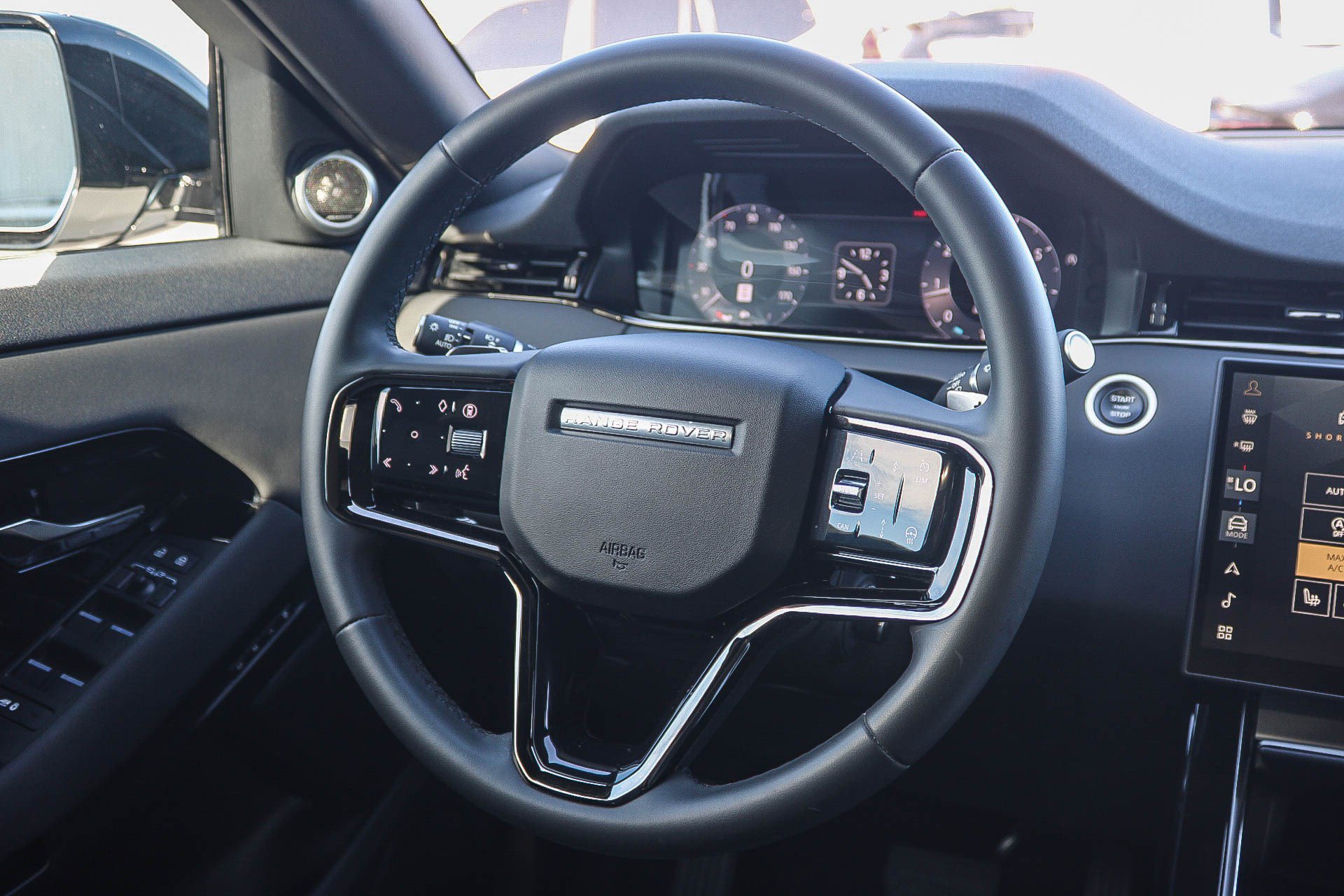 Used 2024 Land Rover Range Rover Evoque S AWD/4WD image 16