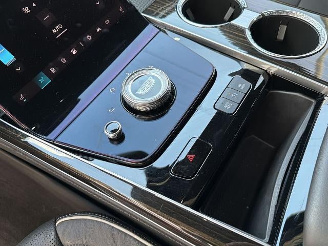 Certified 2025 Cadillac Escalade Premium Luxury AWD/4WD image 35