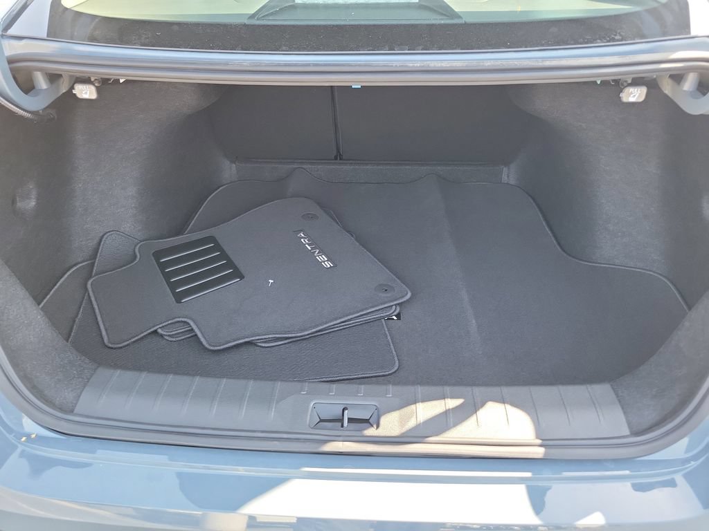 New 2026 Nissan Sentra SR w/ Floor Mat Package FWD image 4