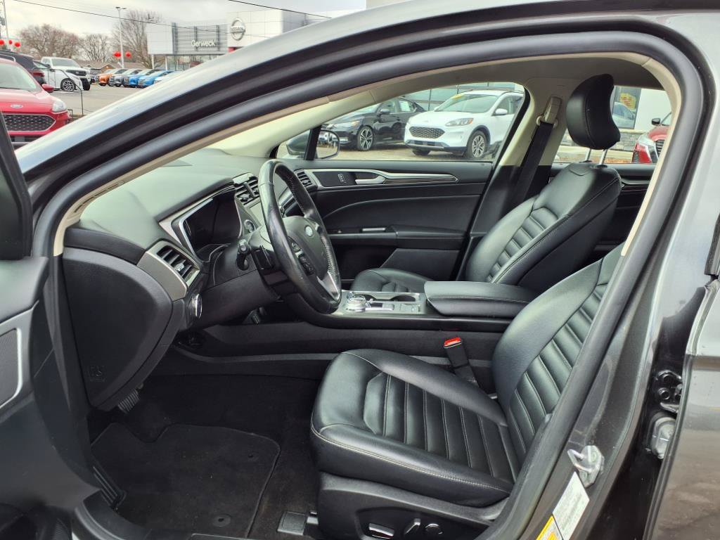 Used 2019 Ford Fusion SEL FWD image 12