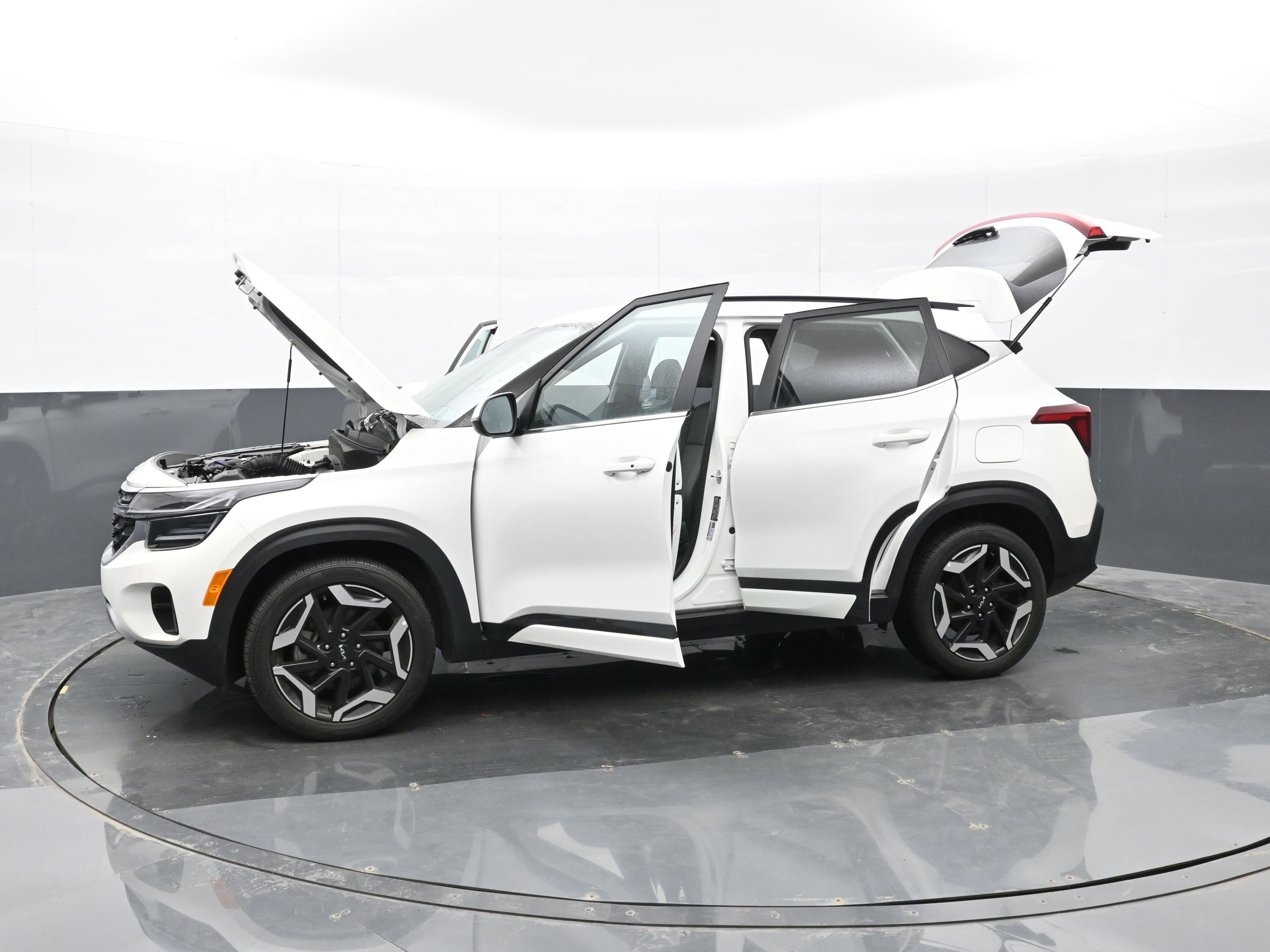 Used 2024 Kia Seltos SX image 48