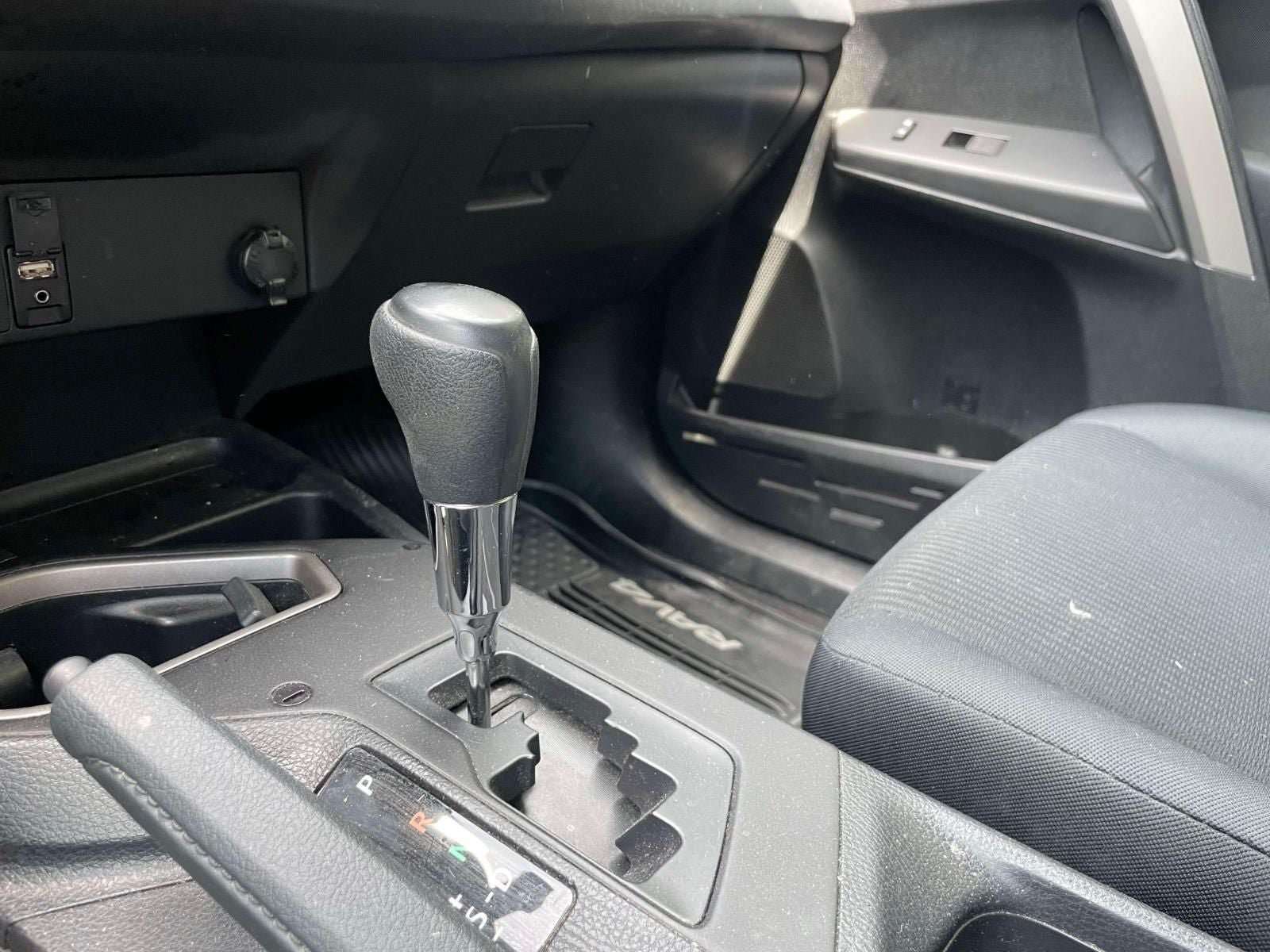 Used 2018 Toyota RAV4 LE w/ All Weather Liner Package AWD/4WD image 29