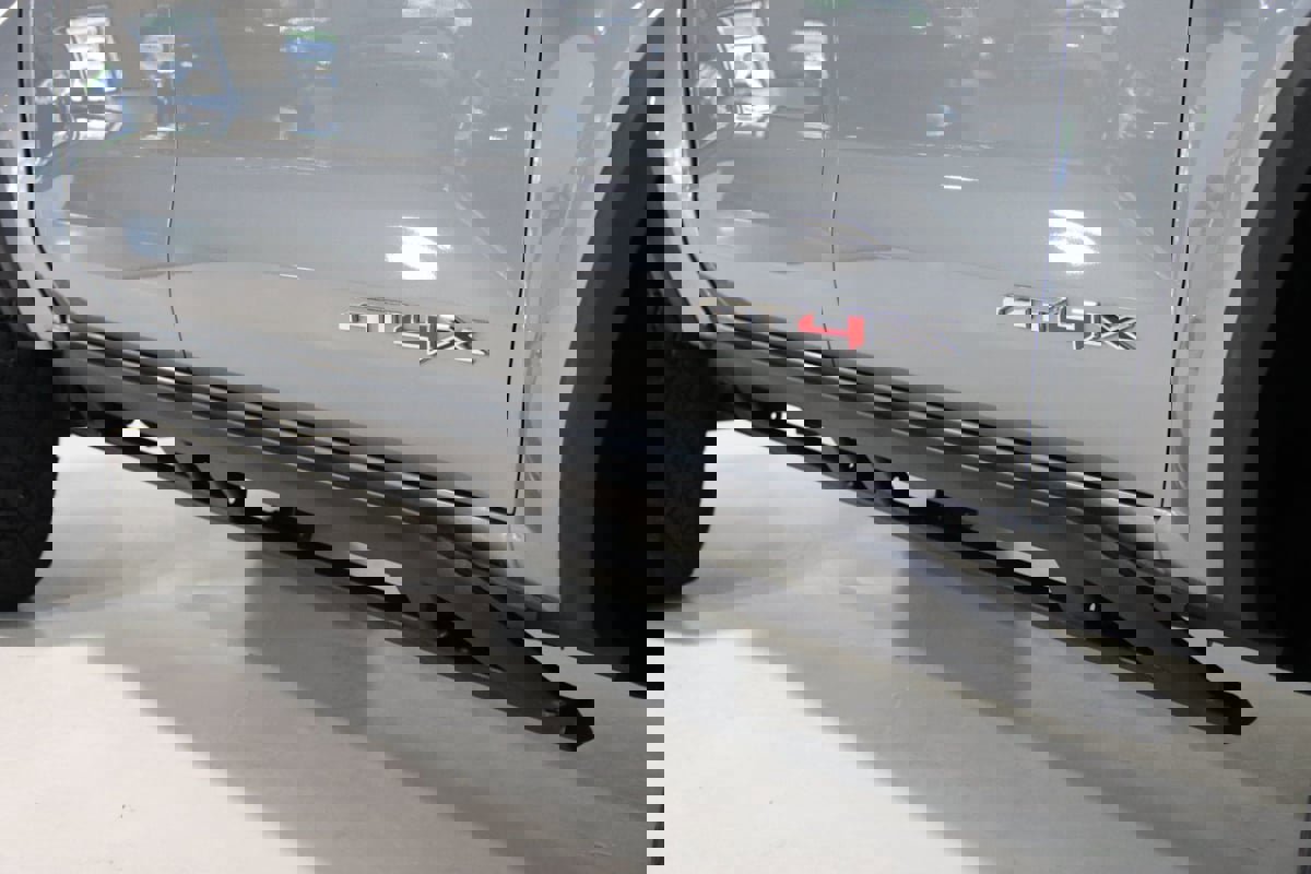 Used 2023 GMC Canyon AT4X image 9