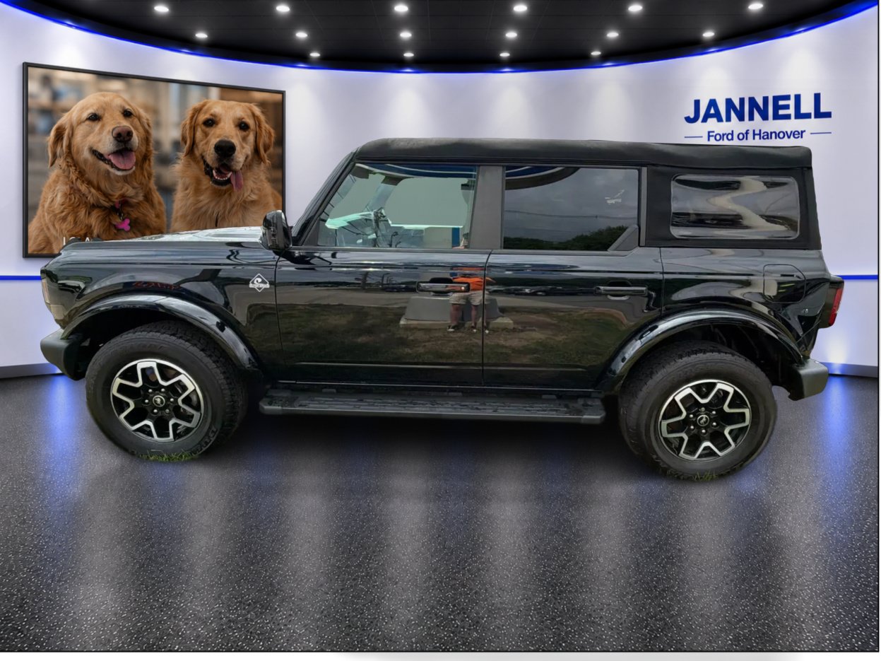 Used 2023 Ford Bronco Outer Banks AWD/4WD image 9
