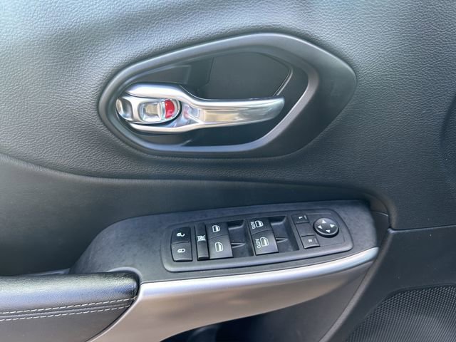 Used 2021 Jeep Cherokee Latitude Lux w/ Comfort/Convenience Group image 14