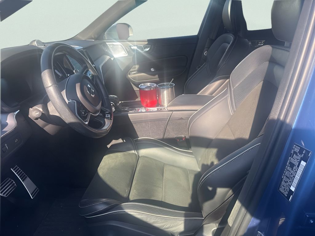 Used 2018 Volvo XC60 T6 R-Design w/ Convenience Package AWD/4WD image 20