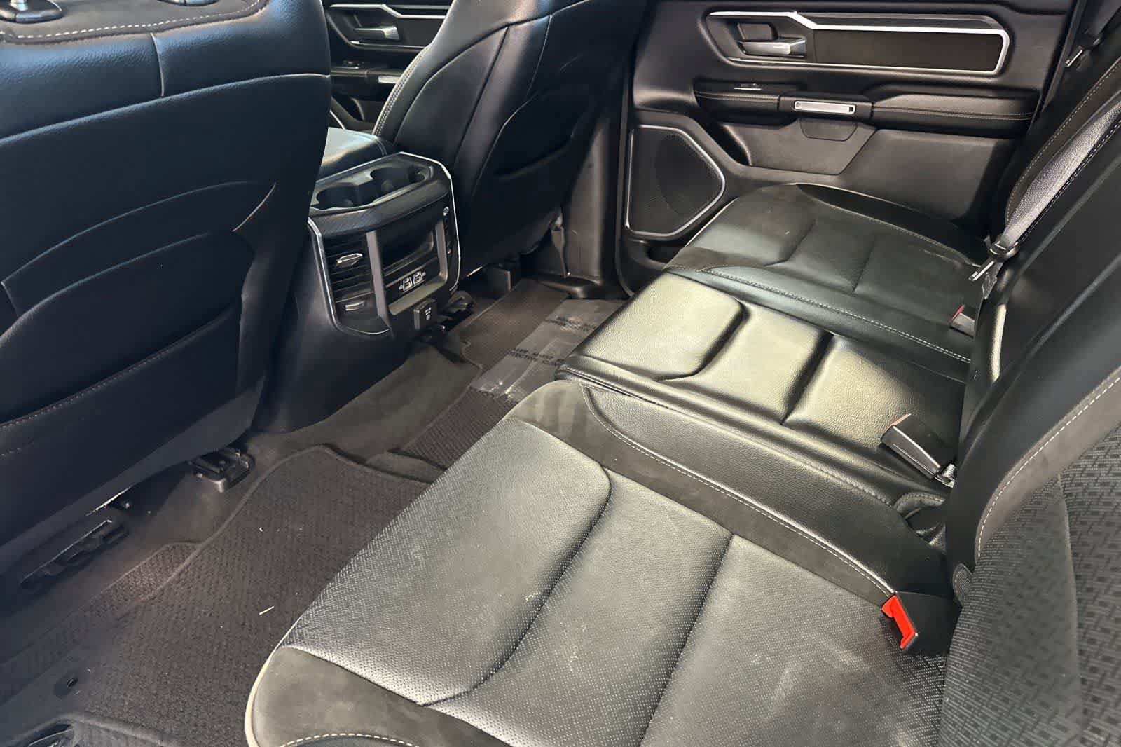 Used 2024 RAM 1500 Laramie AWD/4WD image 5