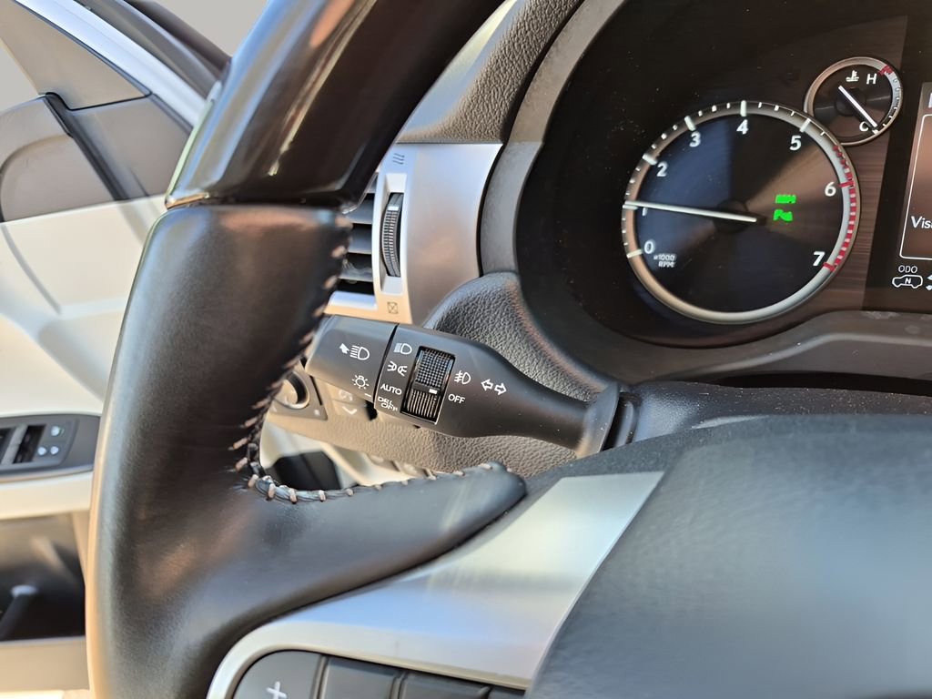 Used 2023 Lexus GX 460 Luxury w/ Sport Design Package image 37