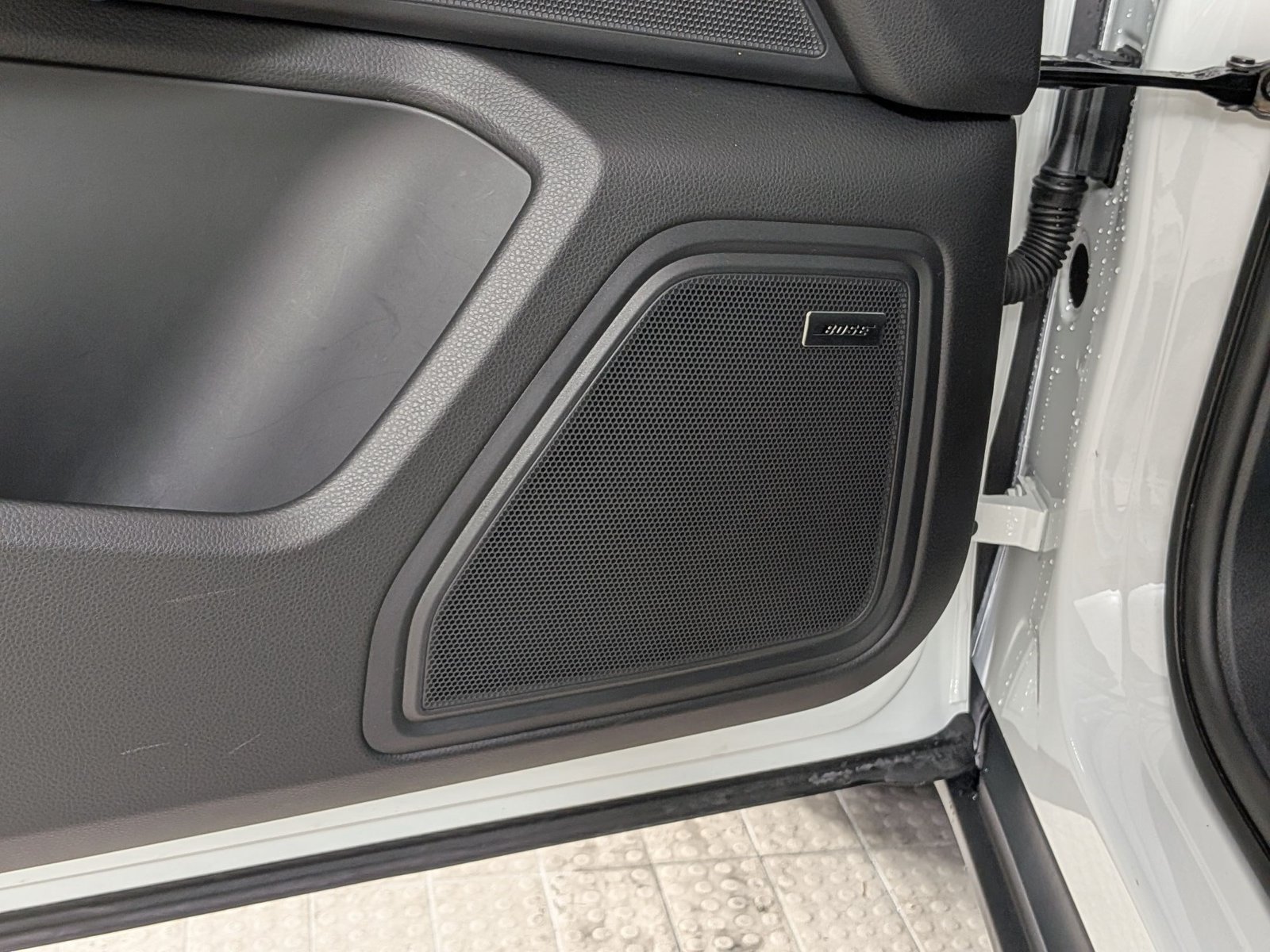 Certified 2025 Porsche Macan Turbo AWD/4WD image 14